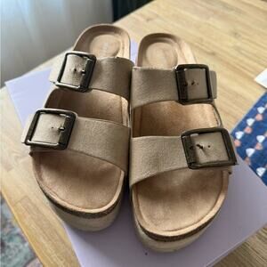 Madden Girl - Size 8.5 - Confy Platform Suede Women's Double Strap Sandals